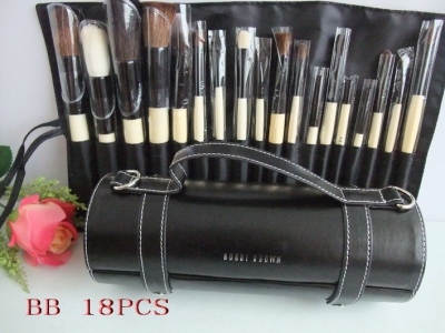 Shop Bobbi Brown Online 18 Pcs Of Brushes Set